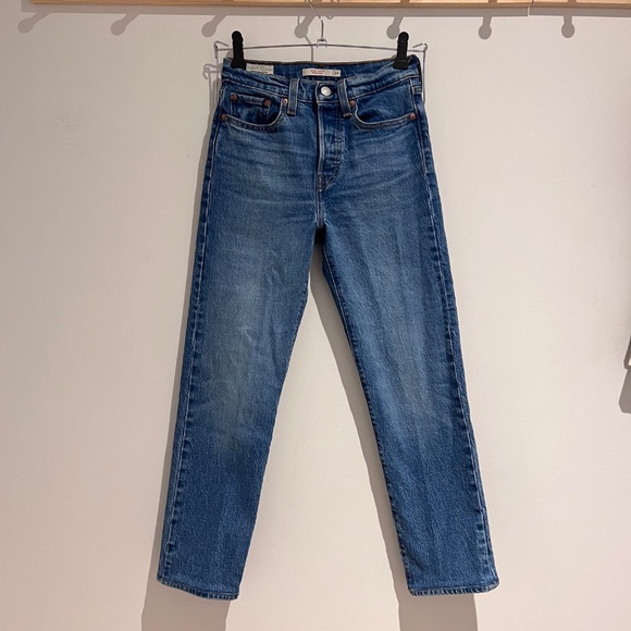 Levi's Wedgie Straight - Picture 2 of 12